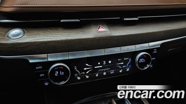 Genesis G80 2022 — photo 30