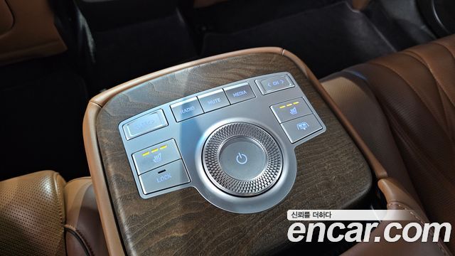 Genesis G80 2022 — photo 36