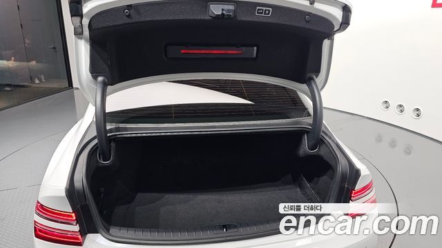 Genesis G80 2022 — photo 38