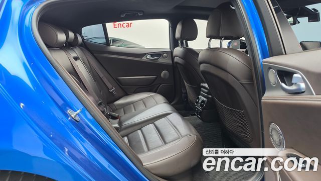 Kia Stinger 2019 — photo 17