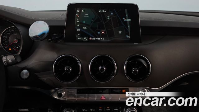 Kia Stinger 2019 — photo 18