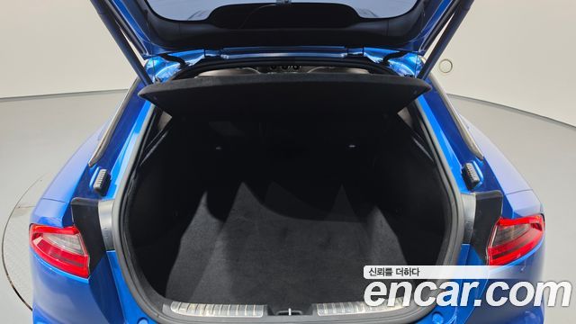 Kia Stinger 2019 — photo 24