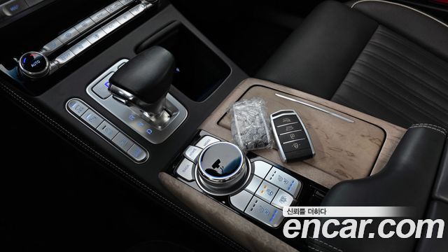 Genesis G90 2019 — photo 12