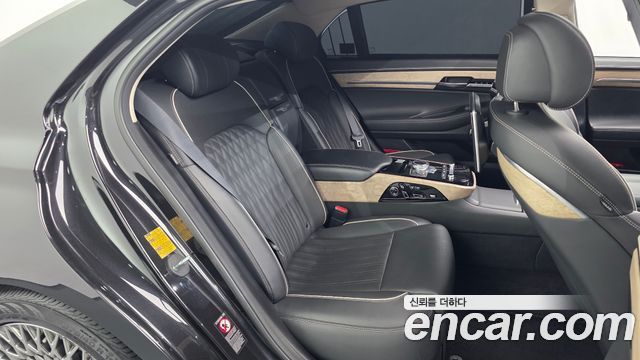 Genesis G90 2019 — photo 17