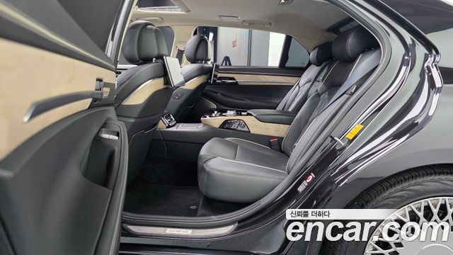 Genesis G90 2019 — photo 18
