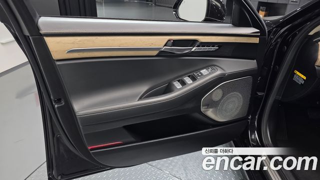 Genesis G90 2019 — photo 14