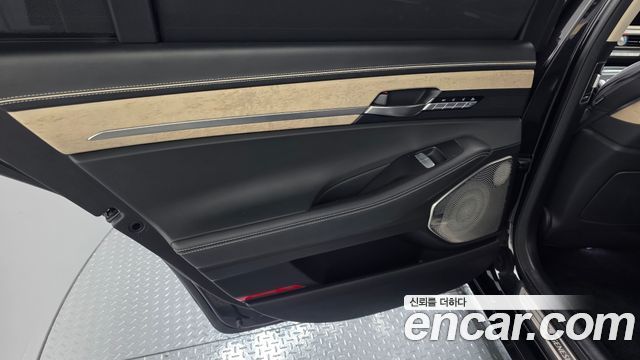 Genesis G90 2019 — photo 15