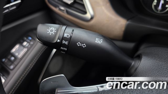 Genesis G90 2019 — photo 28