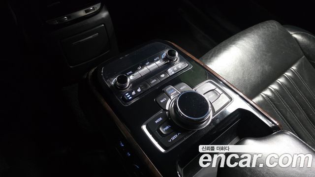 Genesis EQ900 2016 — photo 25