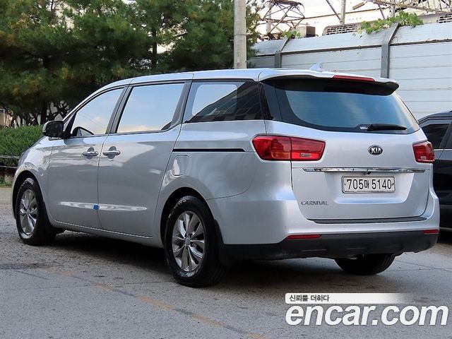 Kia Canival 2019 — photo 2