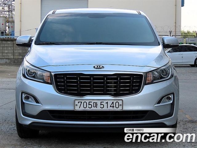 Kia Canival 2019 — photo 3