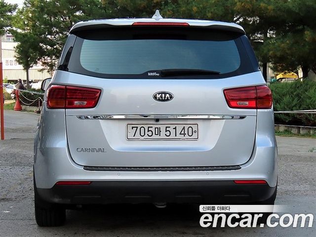 Kia Canival 2019 — photo 4