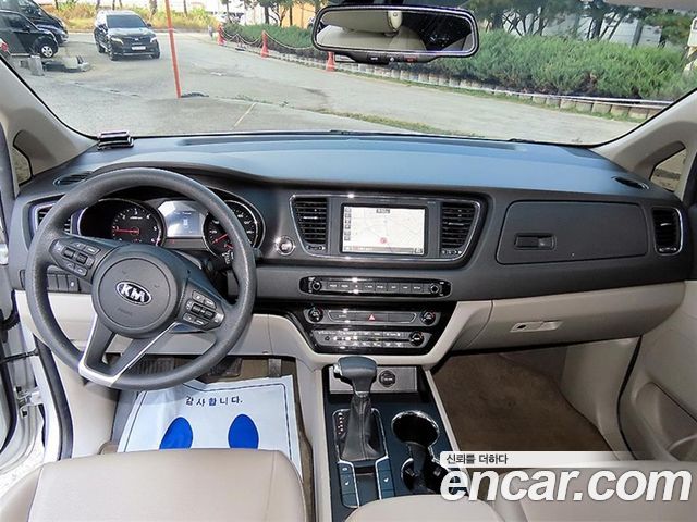Kia Canival 2019 — photo 12