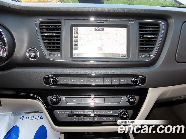Kia Canival 2019 — photo 16