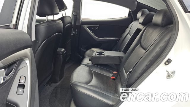 Hyundai AVANTE 2011 — photo 11