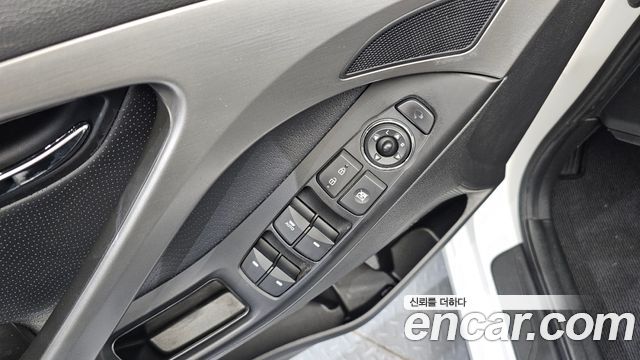 Hyundai AVANTE 2011 — photo 13