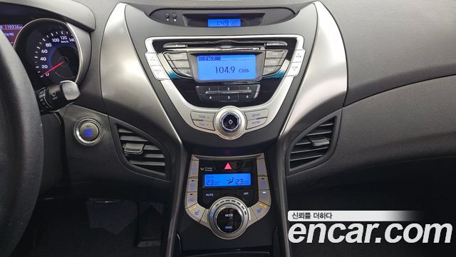 Hyundai AVANTE 2011 — photo 16