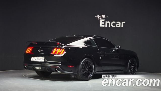 Ford Mustang 2017 — photo 2