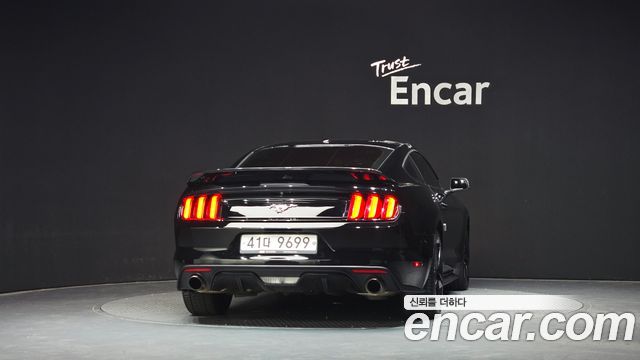 Ford Mustang 2017 — photo 4