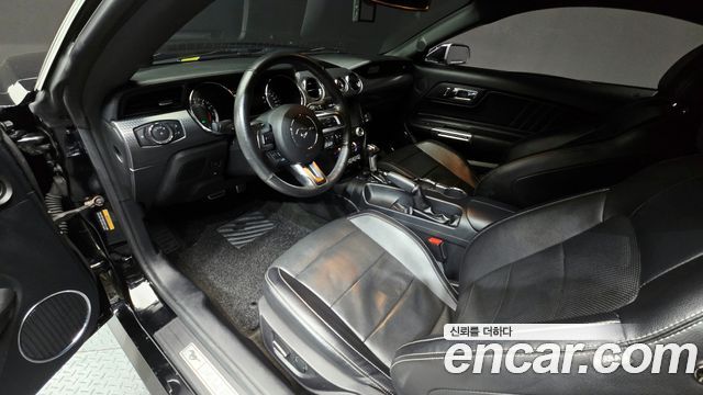 Ford Mustang 2017 — photo 7