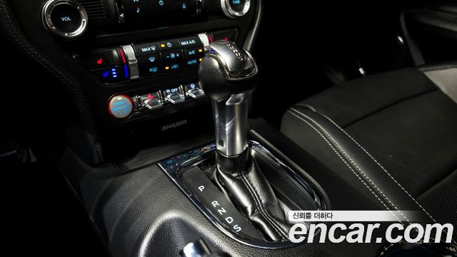 Ford Mustang 2017 — photo 9