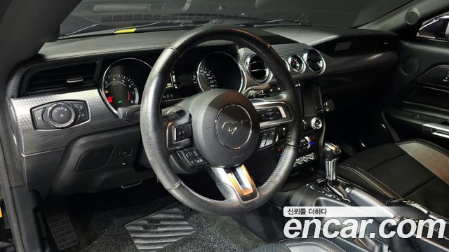 Ford Mustang 2017 — photo 12