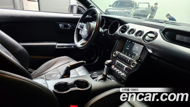 Ford Mustang 2017 — photo 18