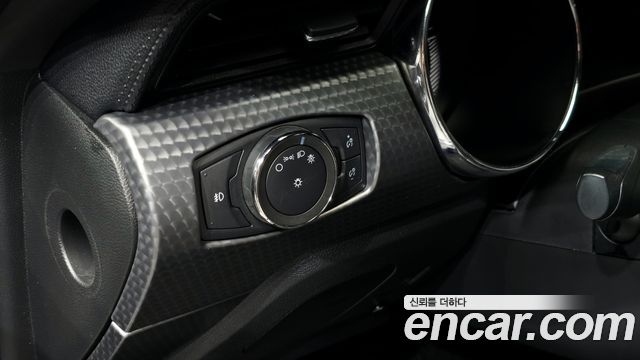 Ford Mustang 2017 — photo 20