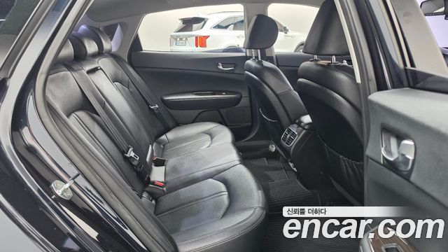 Kia K5 2016 — photo 17