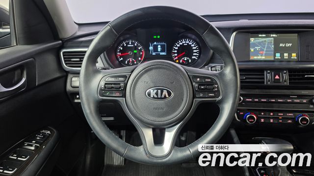 Kia K5 2016 — photo 18