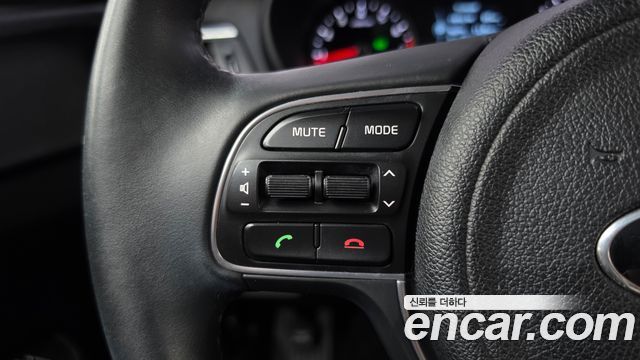 Kia K5 2016 — photo 22