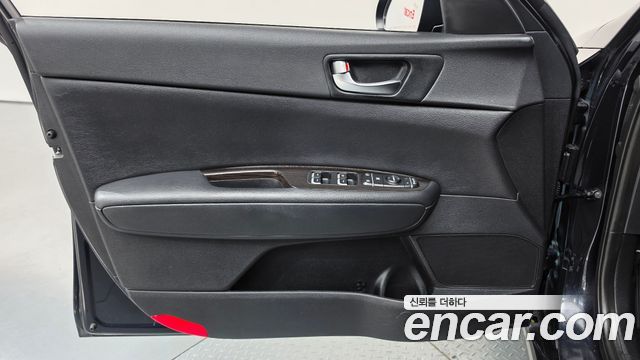 Kia K5 2016 — photo 14