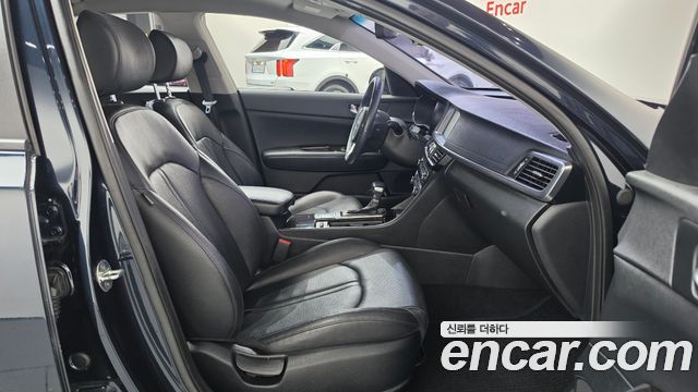 Kia K5 2016 — photo 16