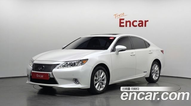 Lexus ES 2015 — photo 1