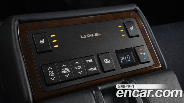 Lexus ES 2015 — photo 19