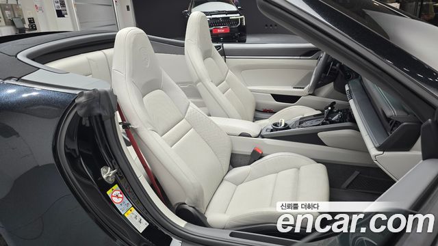 Porsche 911 2022 — photo 11