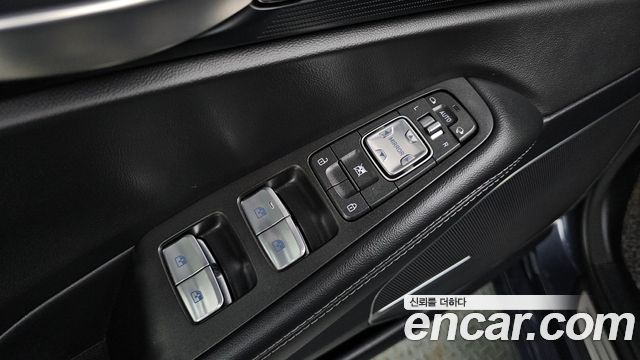 Genesis EQ900 2016 — photo 16