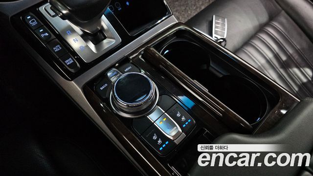 Genesis EQ900 2016 — photo 18