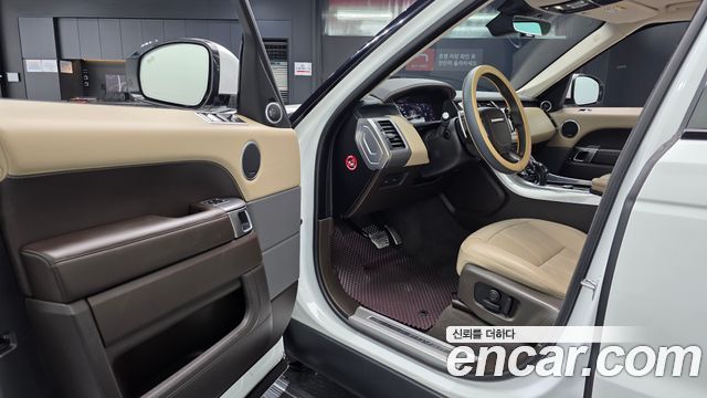 Land Rover Range Rover Sport 2018 — photo 13