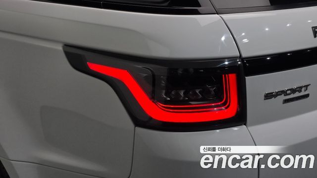 Land Rover Range Rover Sport 2018 — photo 9