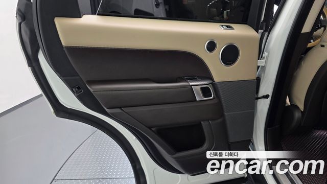 Land Rover Range Rover Sport 2018 — photo 15