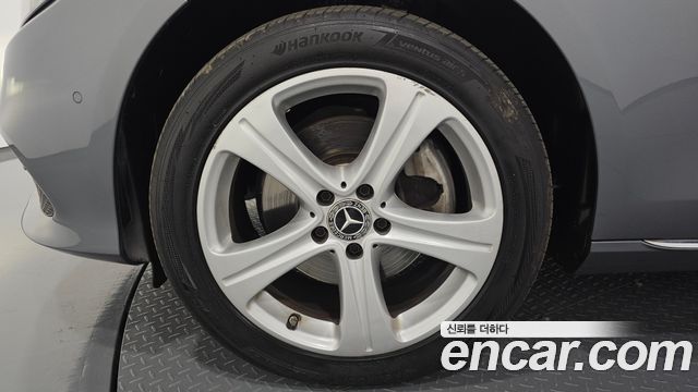 Mercedes-Benz E-Class 2018 — photo 5
