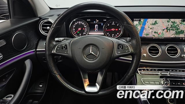 Mercedes-Benz E-Class 2018 — photo 13
