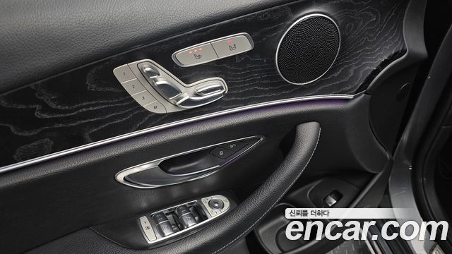 Mercedes-Benz E-Class 2018 — photo 18
