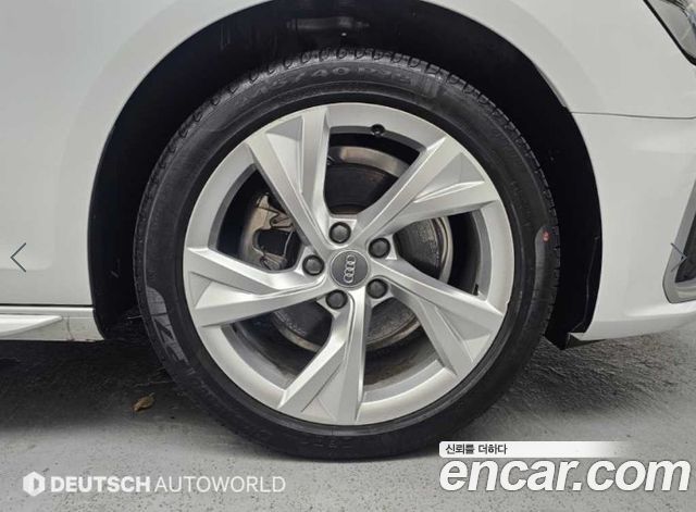 Audi A4 2021 — photo 5