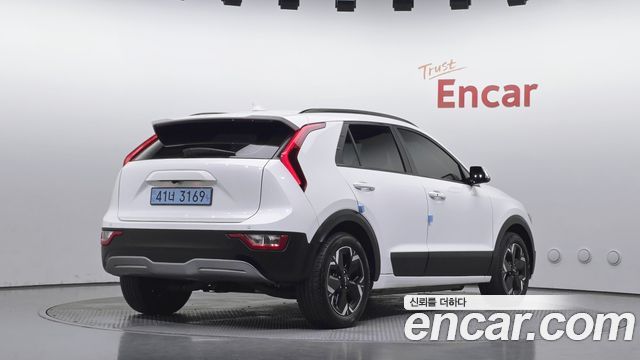 Kia Niro 2023 — photo 2