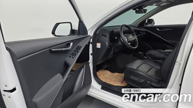 Kia Niro 2023 — photo 13