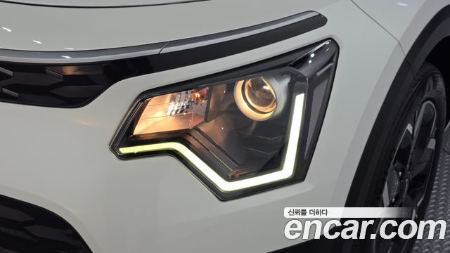 Kia Niro 2023 — photo 8