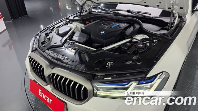 BMW 5-Series 2021 — photo 6
