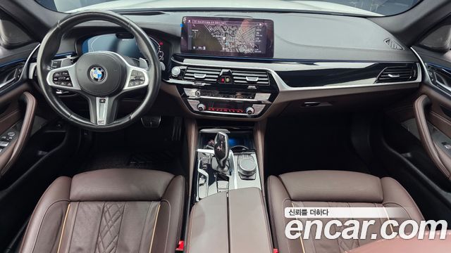BMW 5-Series 2021 — photo 10